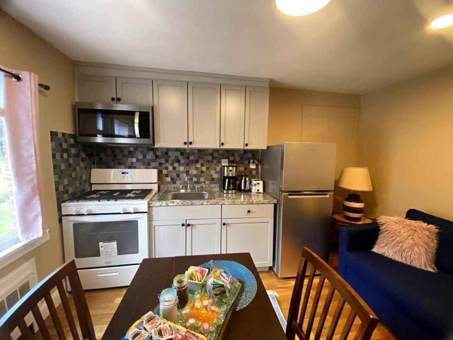 Cozy Boston Getaway Apartment! Free Parking מראה חיצוני תמונה