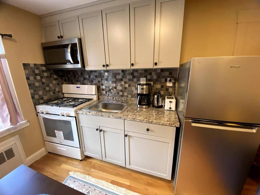Cozy Boston Getaway Apartment! Free Parking מראה חיצוני תמונה