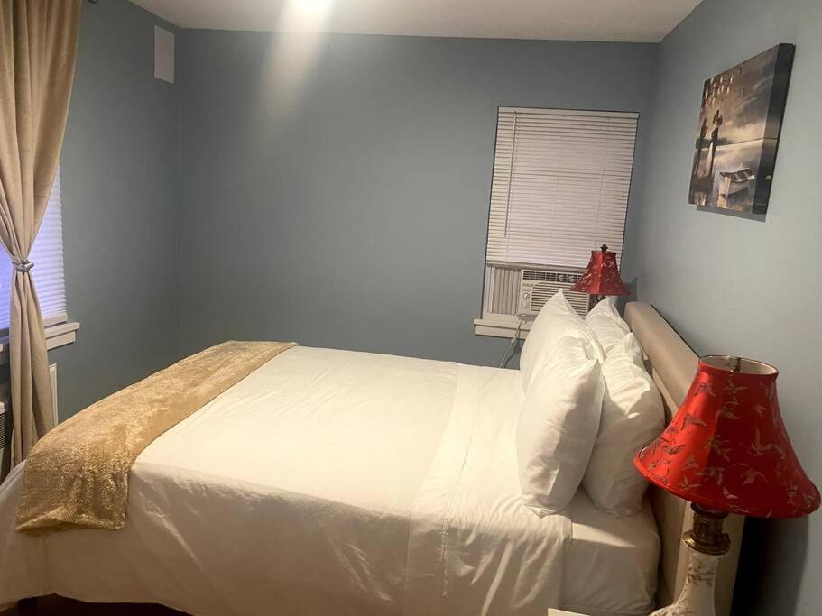 Cozy Boston Getaway Apartment! Free Parking מראה חיצוני תמונה